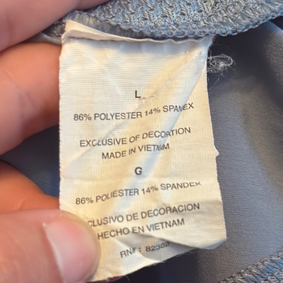 Gray Athletic Shorts with Elastic Waistband and Performance Fabric - Picture 11 of 13